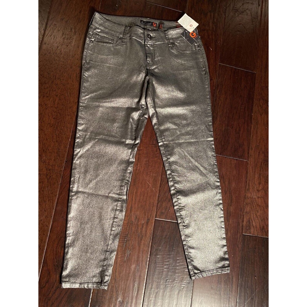 NWOT GUESS Women’s stretchy super skinny silver Metallic jeans Sz.32